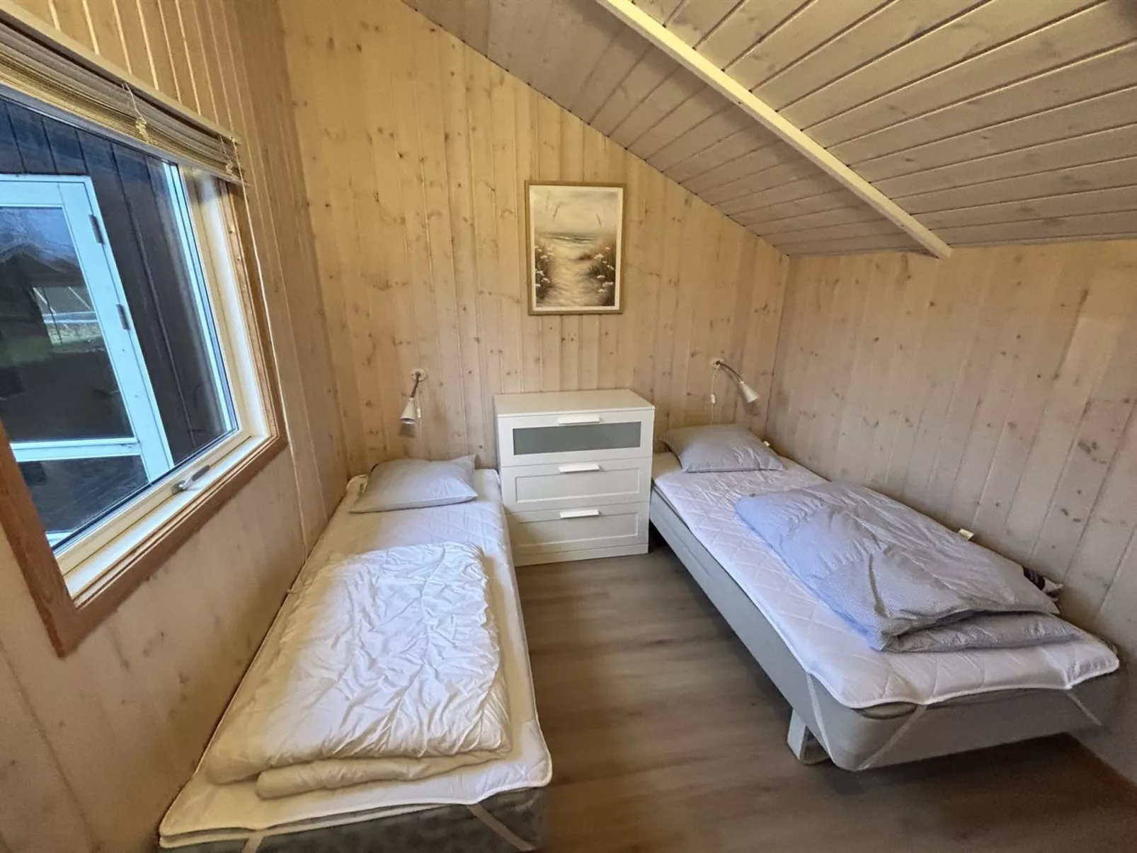 "Kalli" - 350m to the fjord-Drinnen