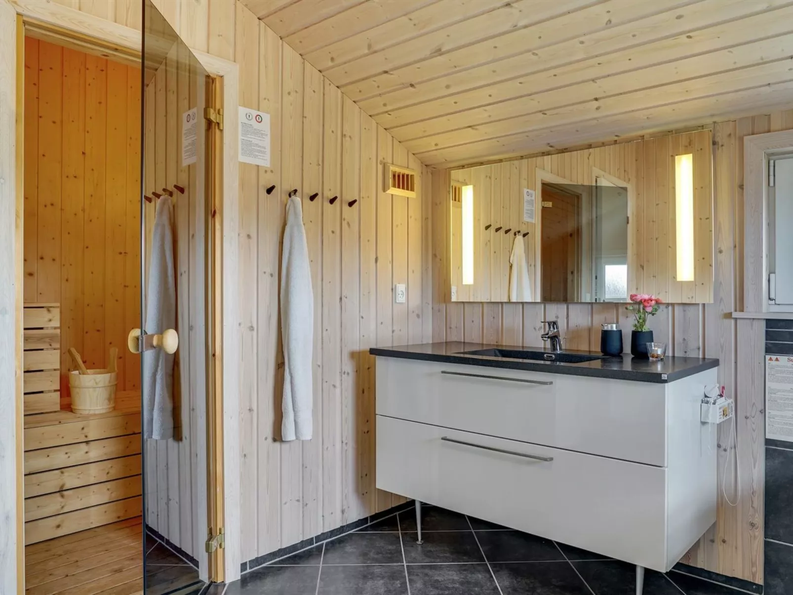 "Emelia" - 50m from the sea-Drinnen