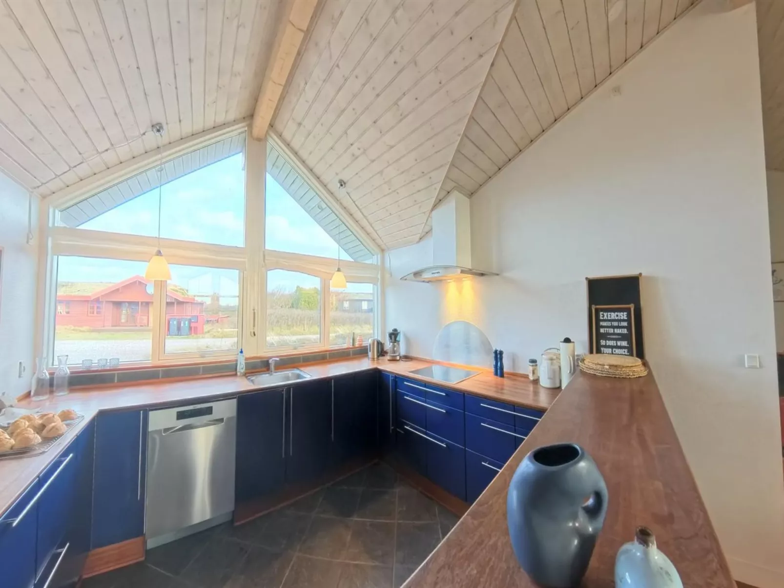 "Thrugils" - 800m from the sea-Inside