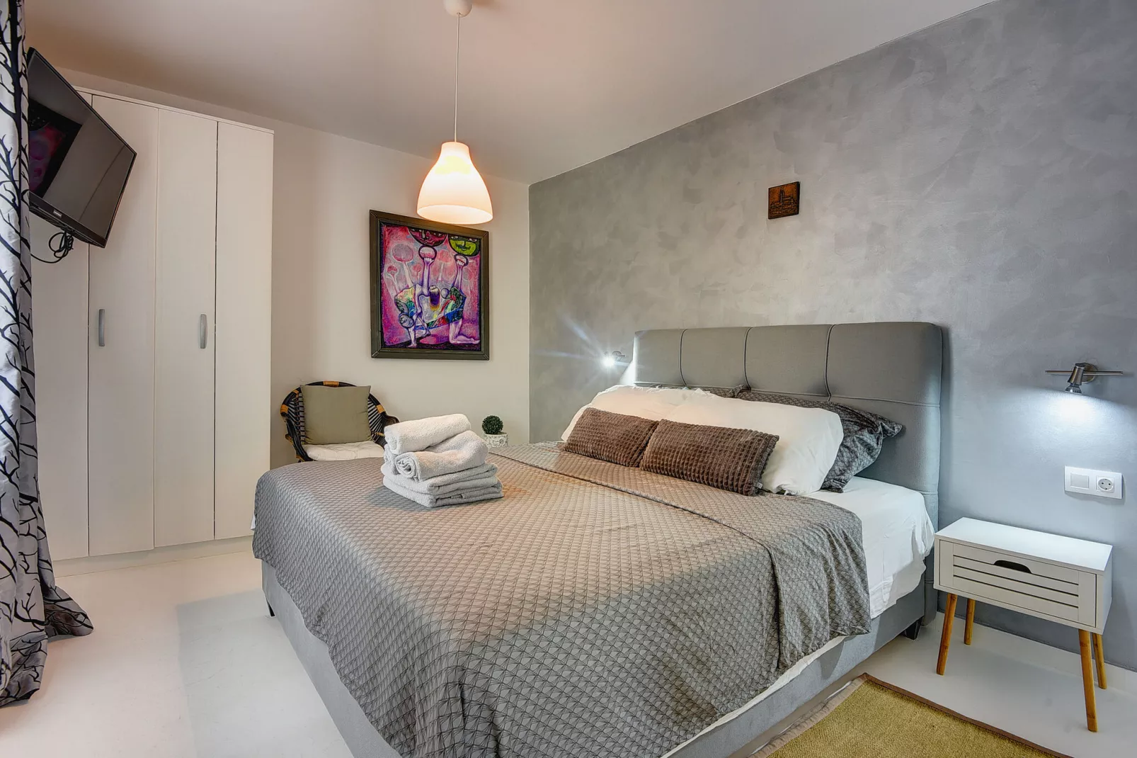 Zoya-Bedroom