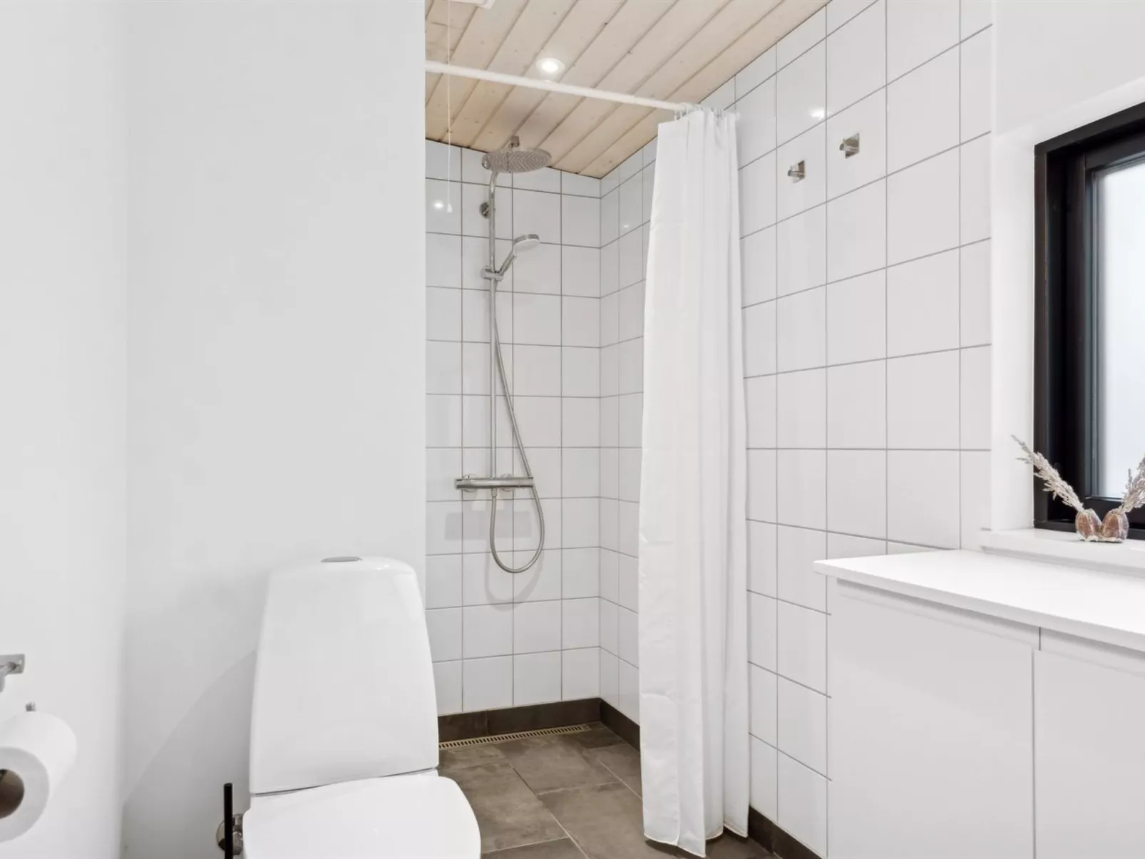 "Herlugh" - 10m from the sea - Drinnen