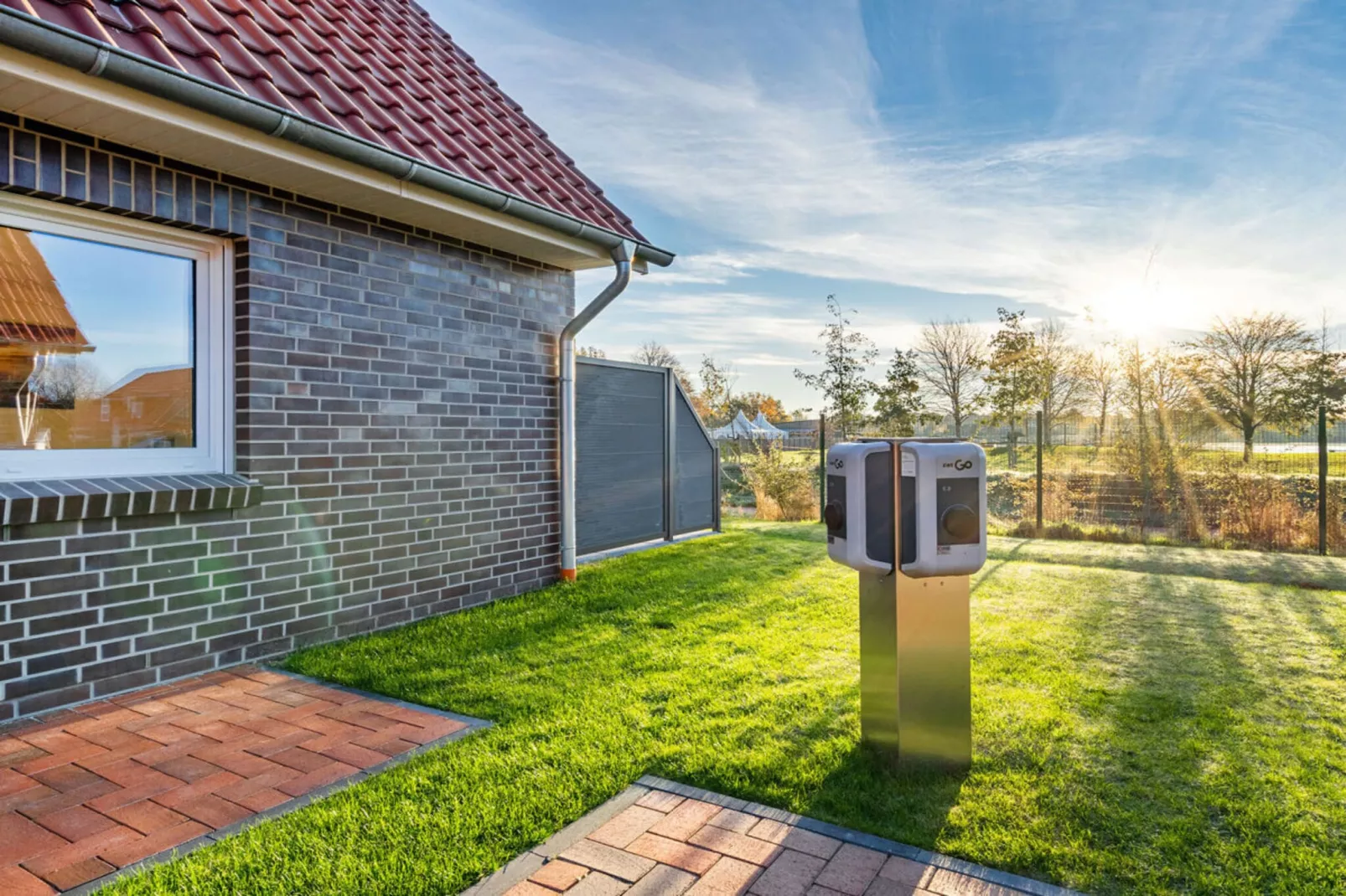 430497-Exterior in summer