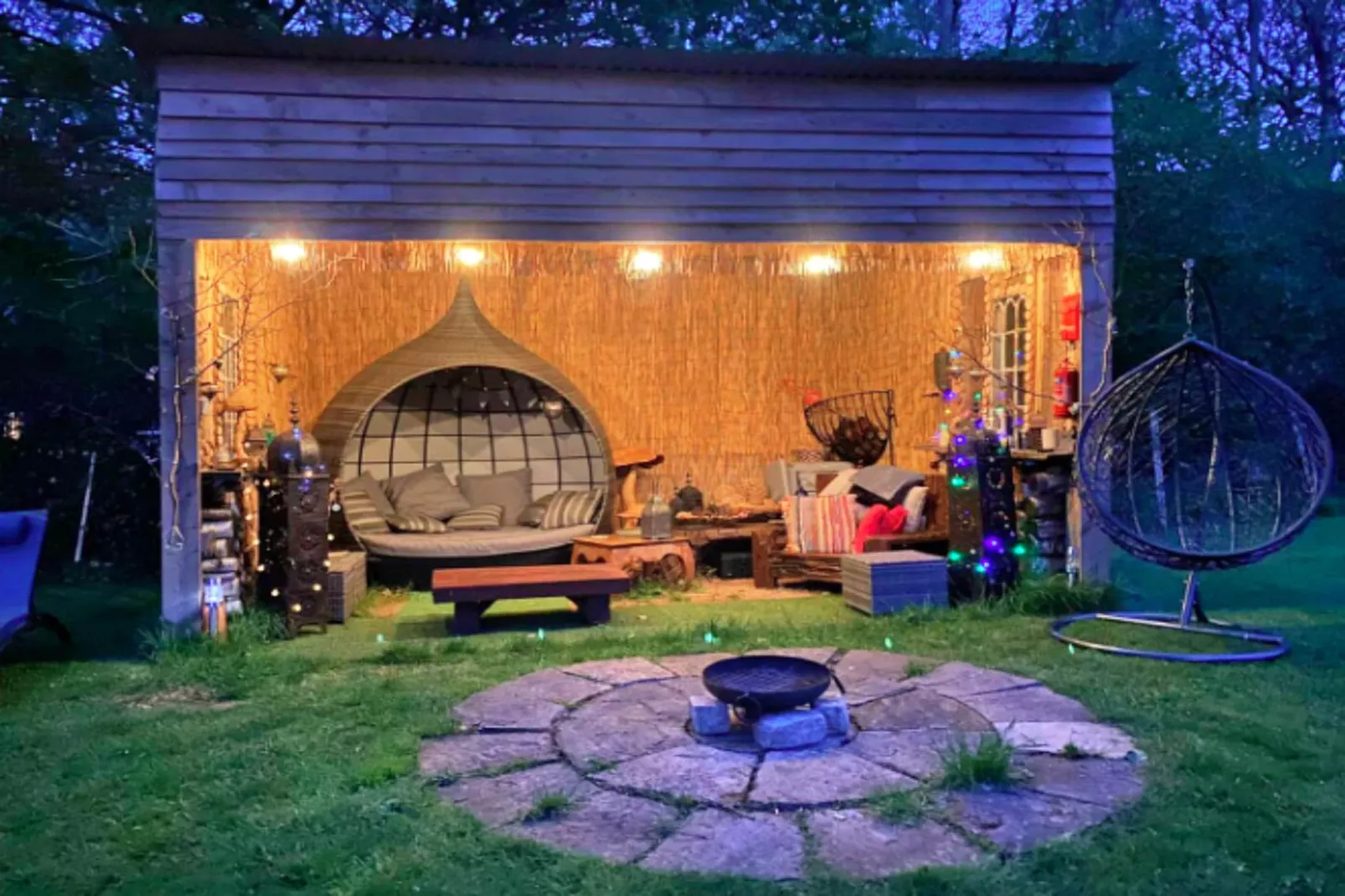 Shepherd's Hut at Hilltop Farm-Outdoor