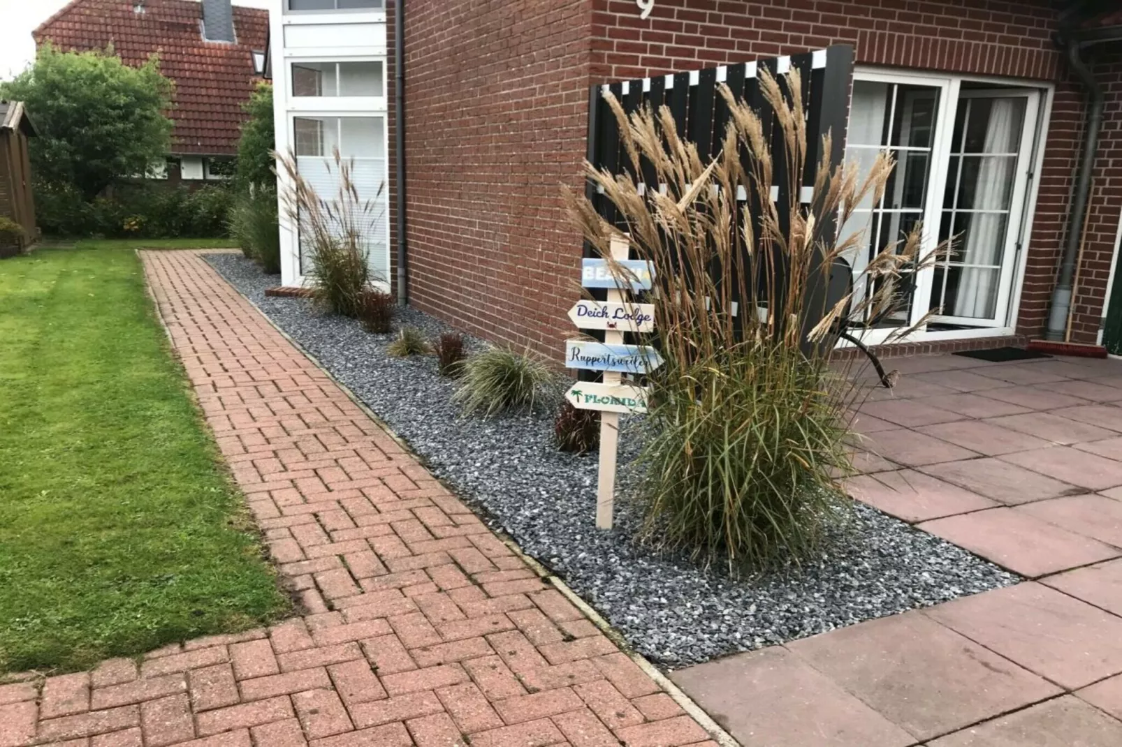 383827 - Jardins en été