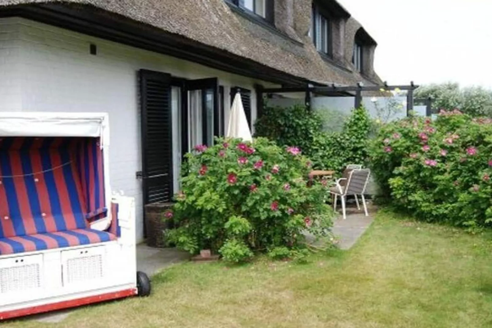 118532-Exterior in summer