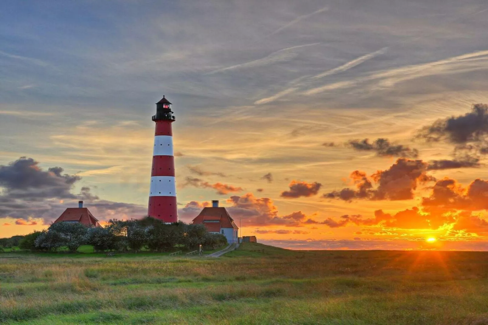 604283 - Exterior in summer