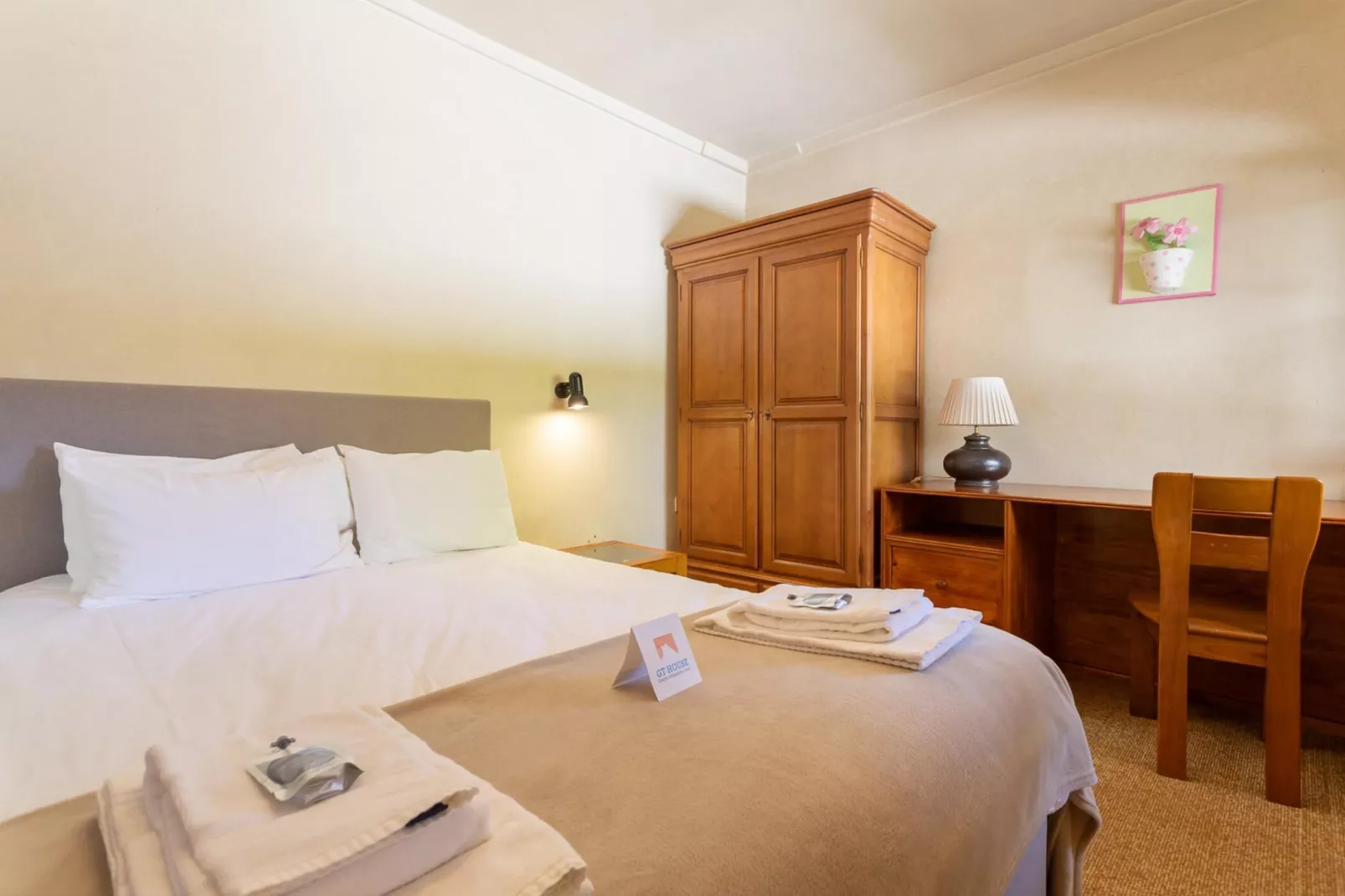 Charming  House and Terrace By Gt House-Schlafzimmer