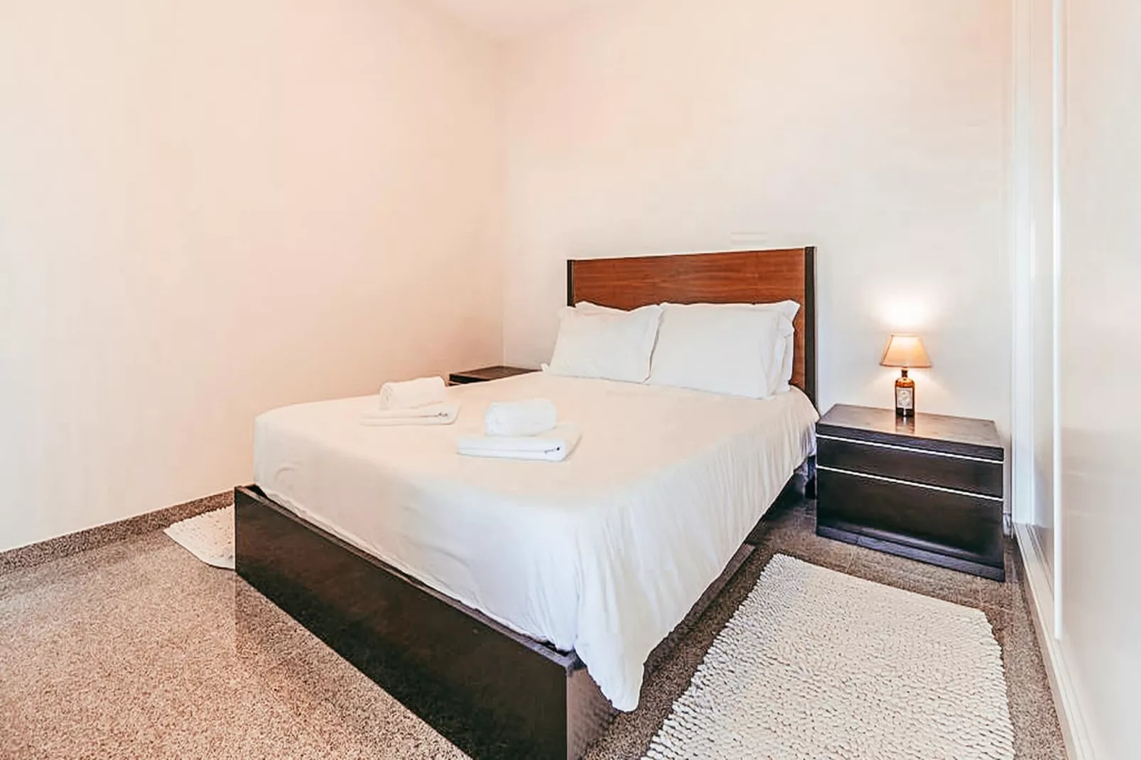 Trendy Apartment River View By Gthouse - Schlafzimmer