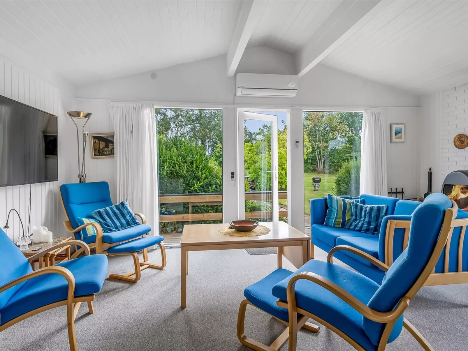 "Ayo" - 200m from the sea-Drinnen