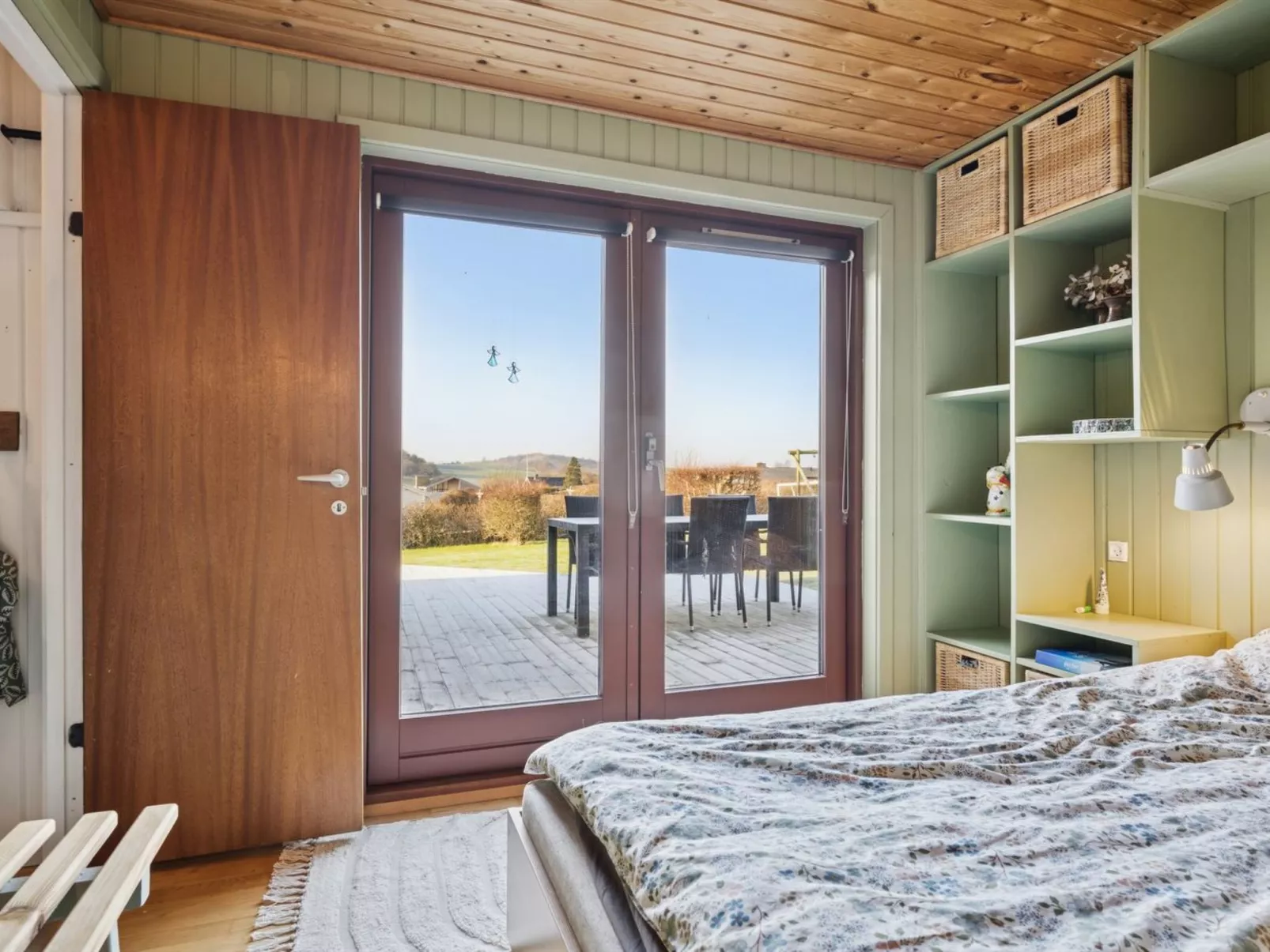 "Joseph" - 500m from the sea-Dedans