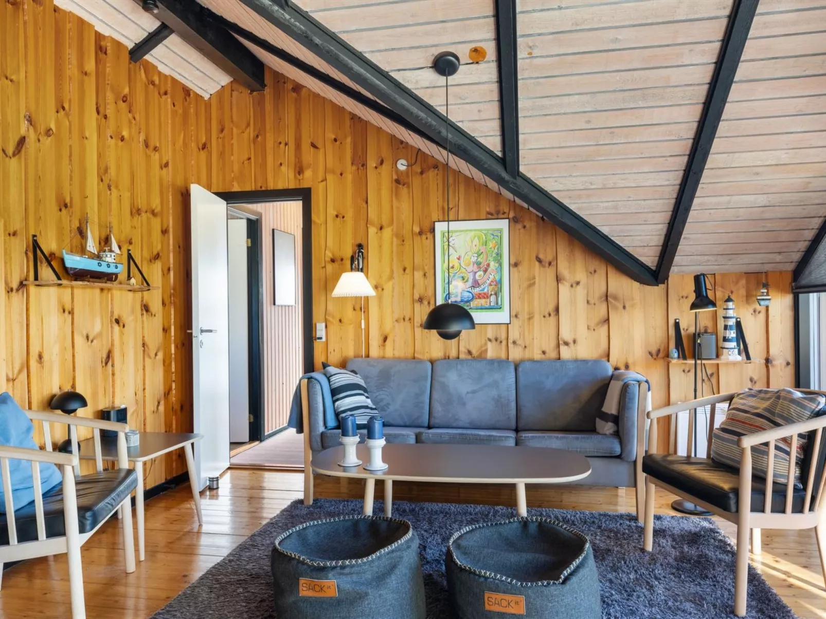 "Allin" - 350m from the sea-Drinnen