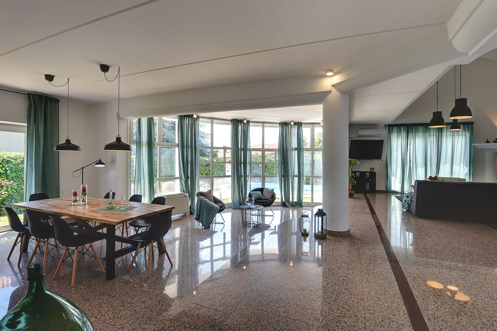 Villa Mutila-Living room