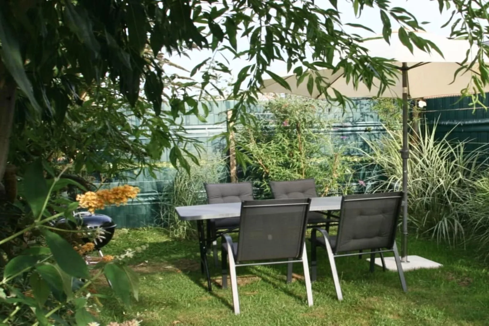 Ferienwohnung Eggetraum-Gardens in summer