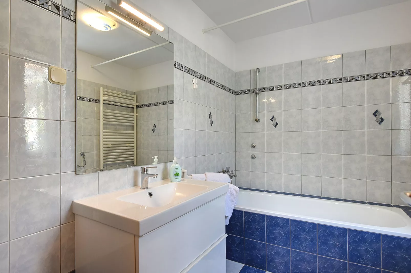 Villa Mutila-Bathroom