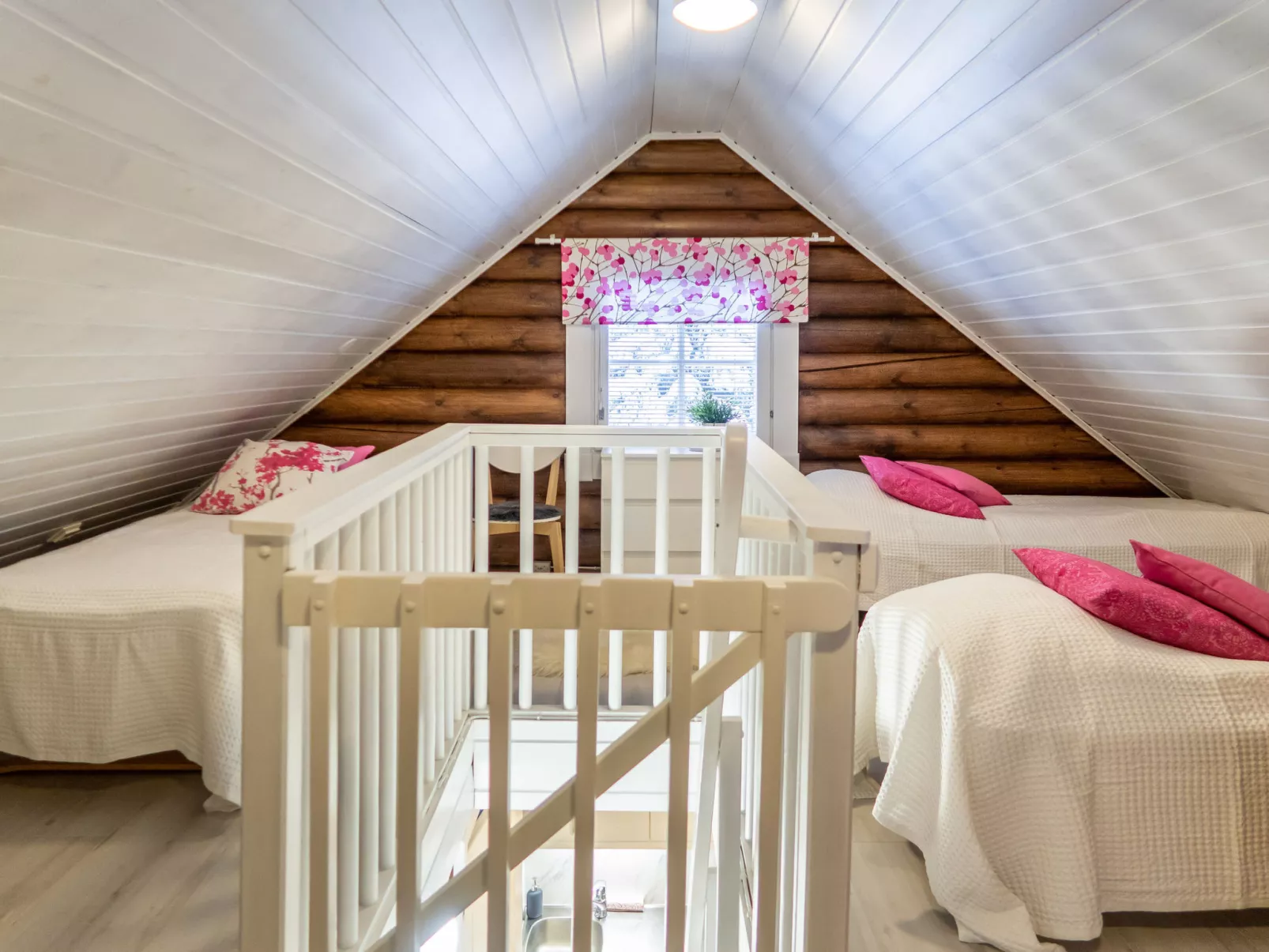 Linnanhelmi (ent. metsäpeura) - Inside