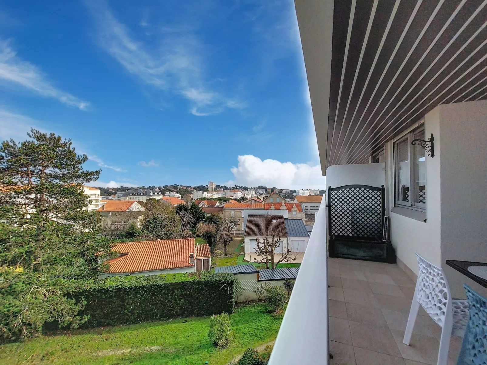 La Frégate - Outside