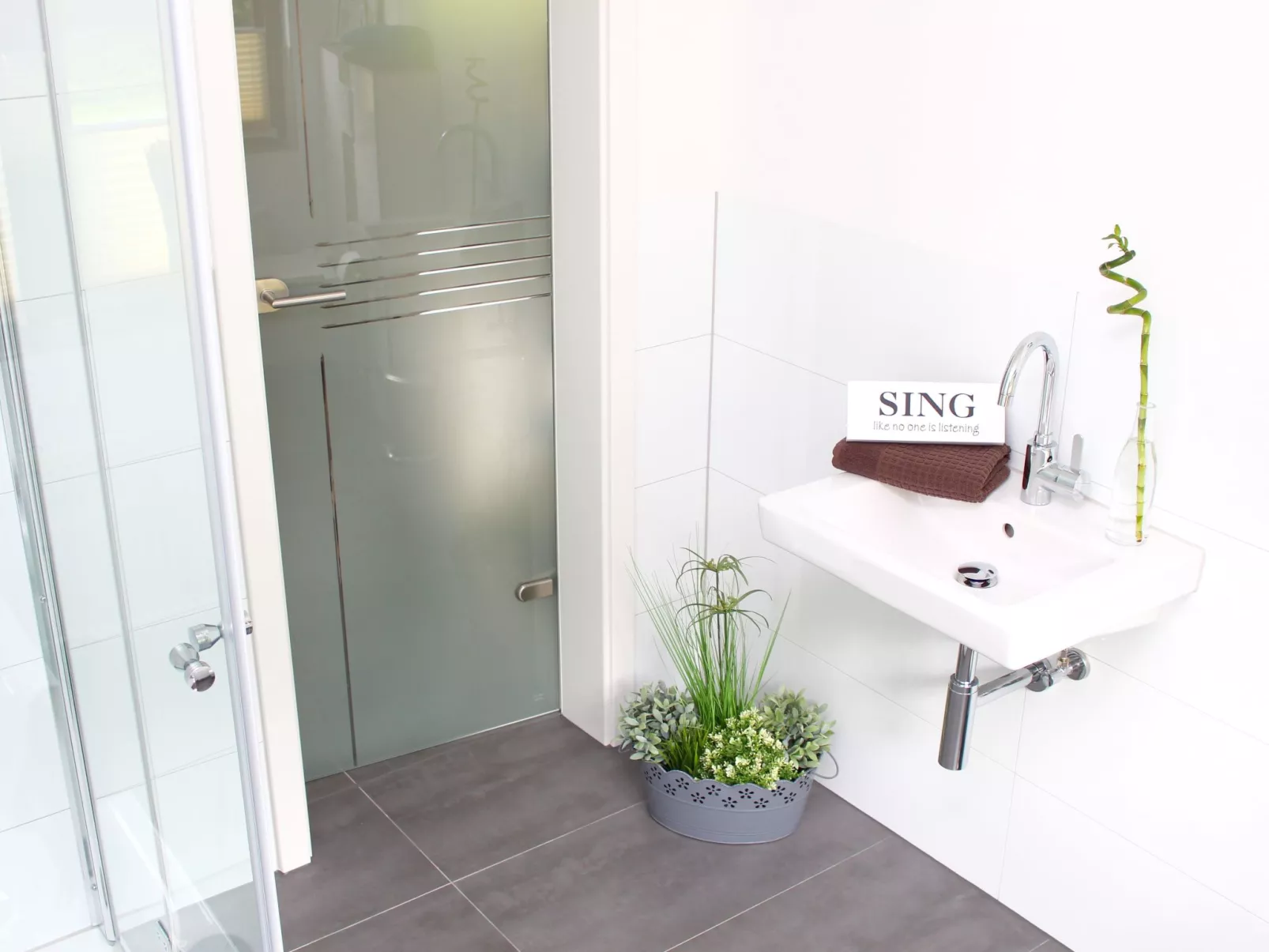 Nettes Ferienhaus in Hemfurth-Edersee mit Großer Terrasse - Image-tags.info