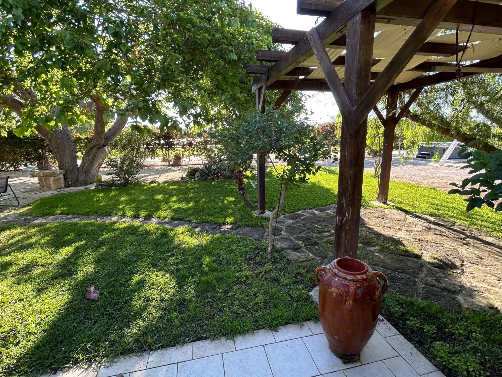 In Noto mit Terrasse, Garten und gemeinsamem Pool - Image-tags.info