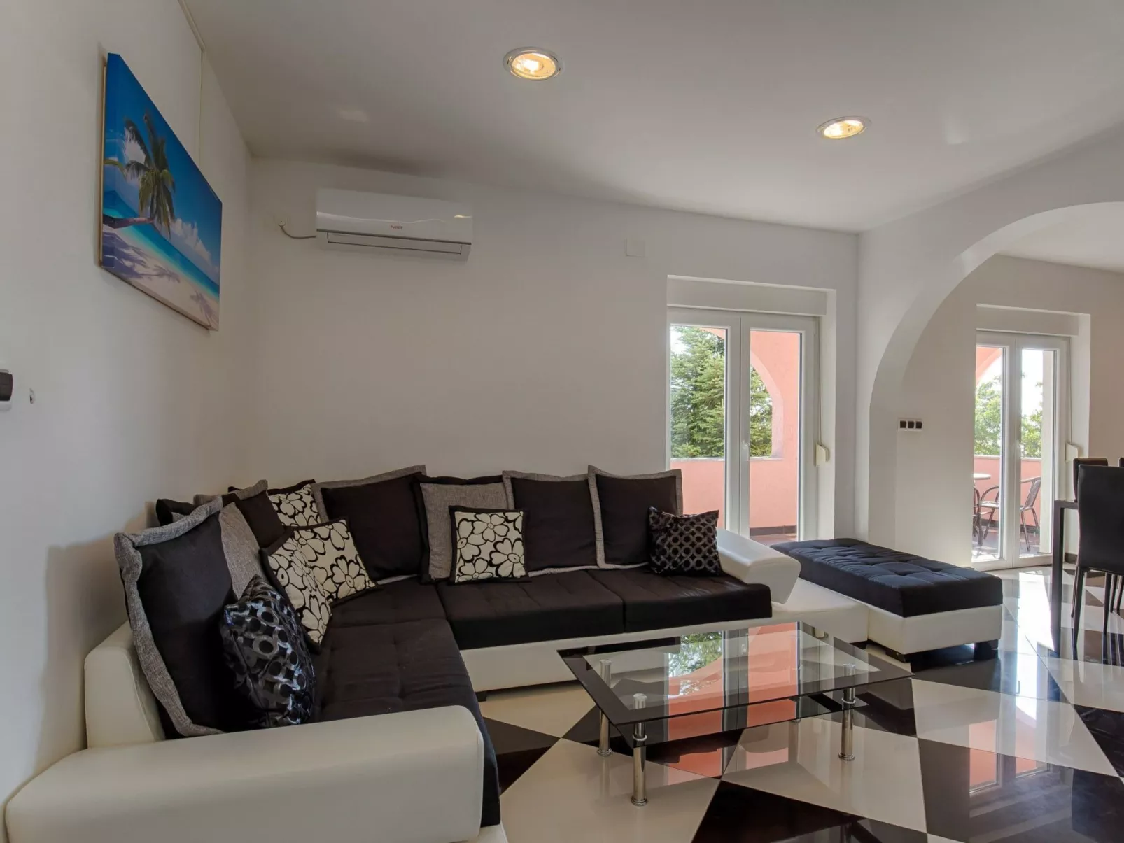 Villa mit Pool und schönem Meerblick - Image-tags.info