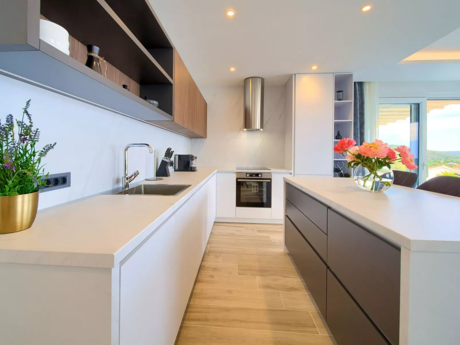 Luxuriöse Villa mit Pool und fantastischem Meerblick - Image-tags.info