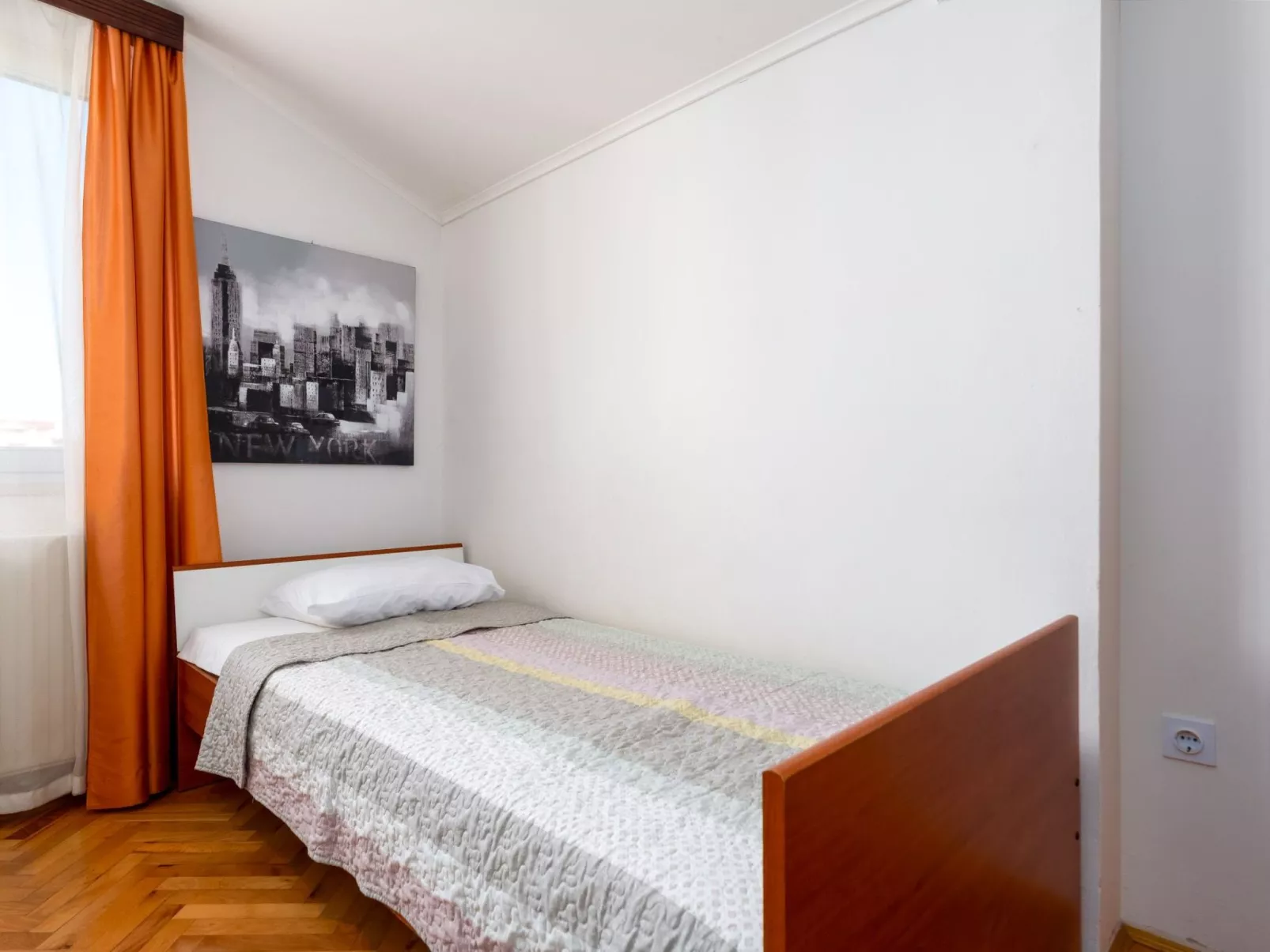 Mit Pool, großer Garten - Image-tags.info