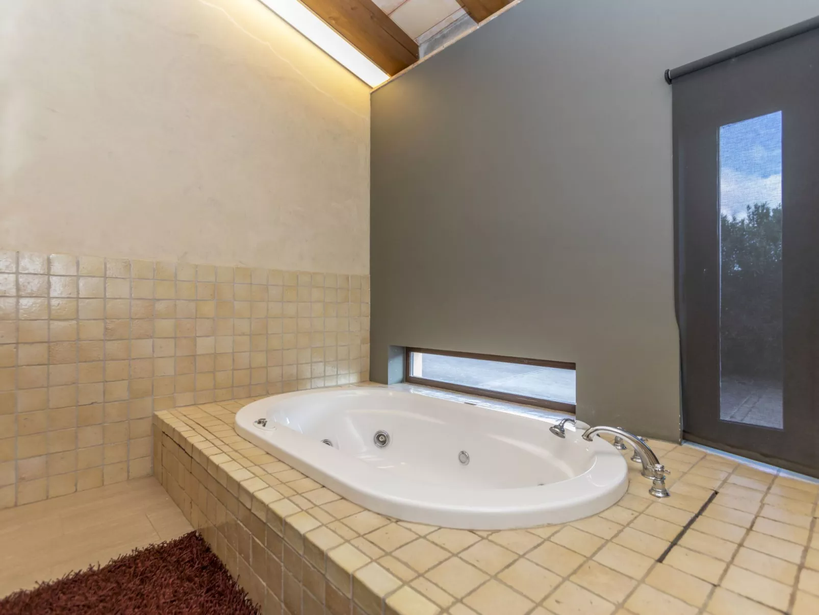 Mas Oliveres - Inside