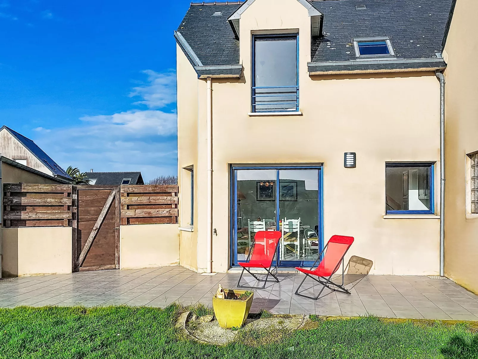 An Ty Porzh - Outside