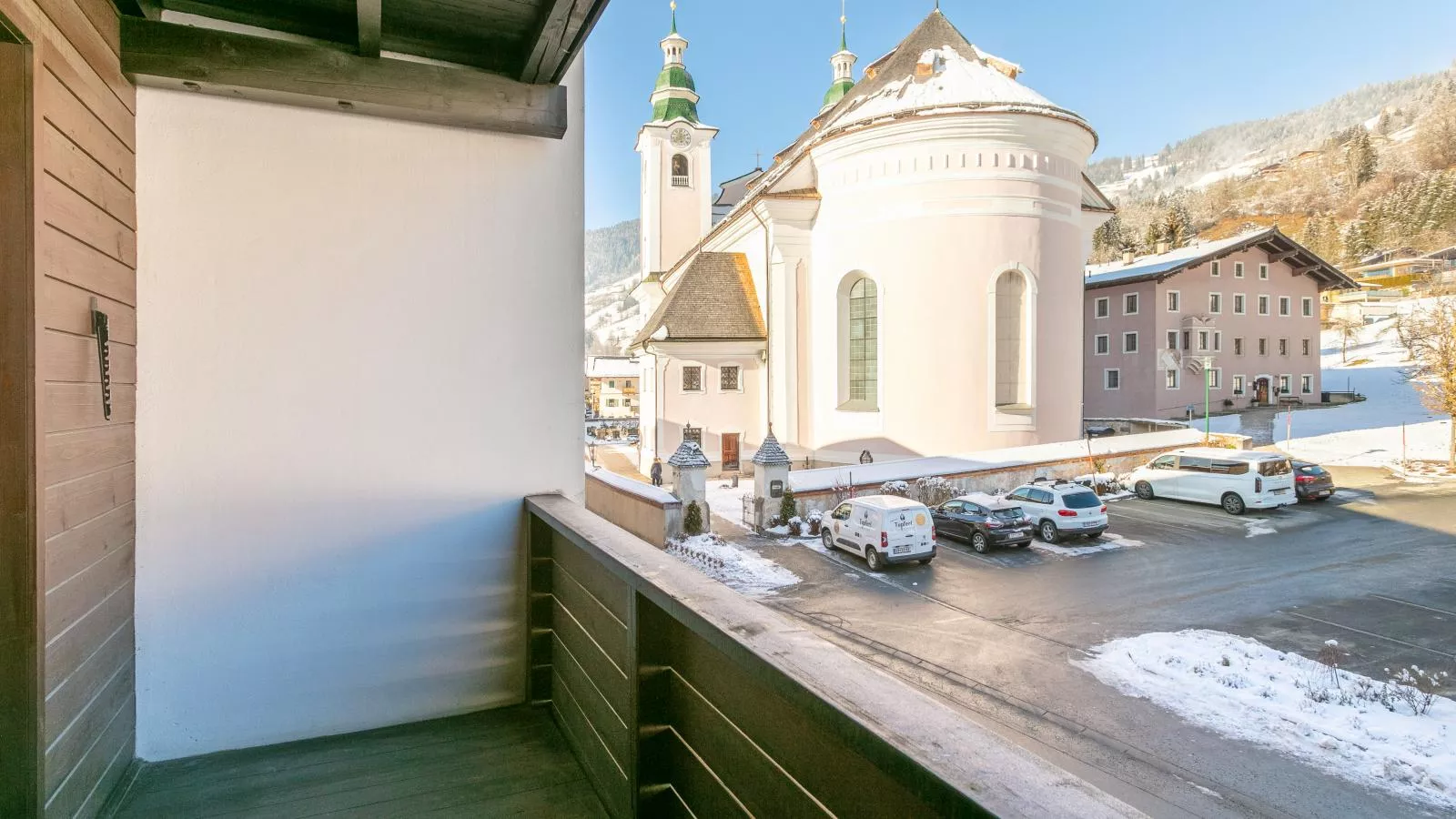 Brixen Alpin Living Top 19 - View in winter