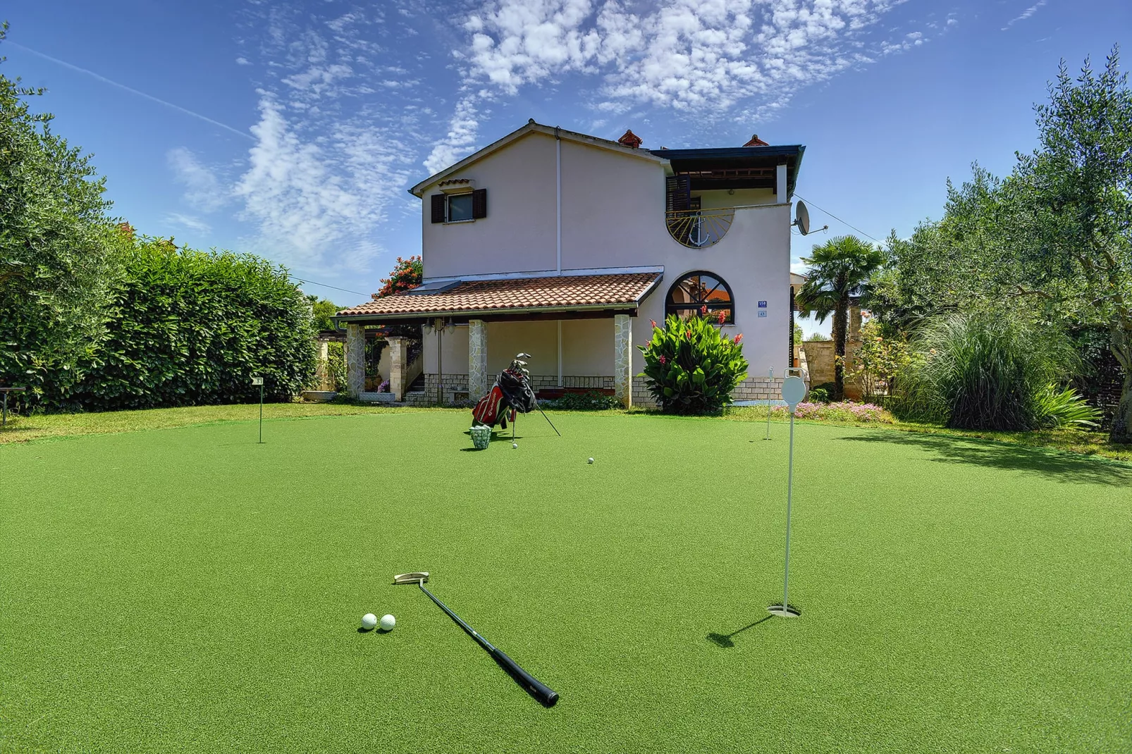 Villa Golf House-Außenbereich Sommer