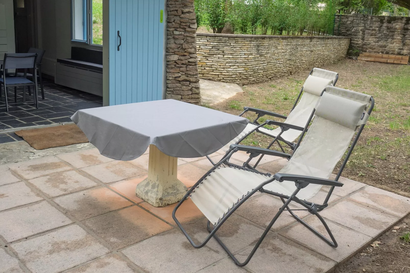 Petit gite-Terrace balcony