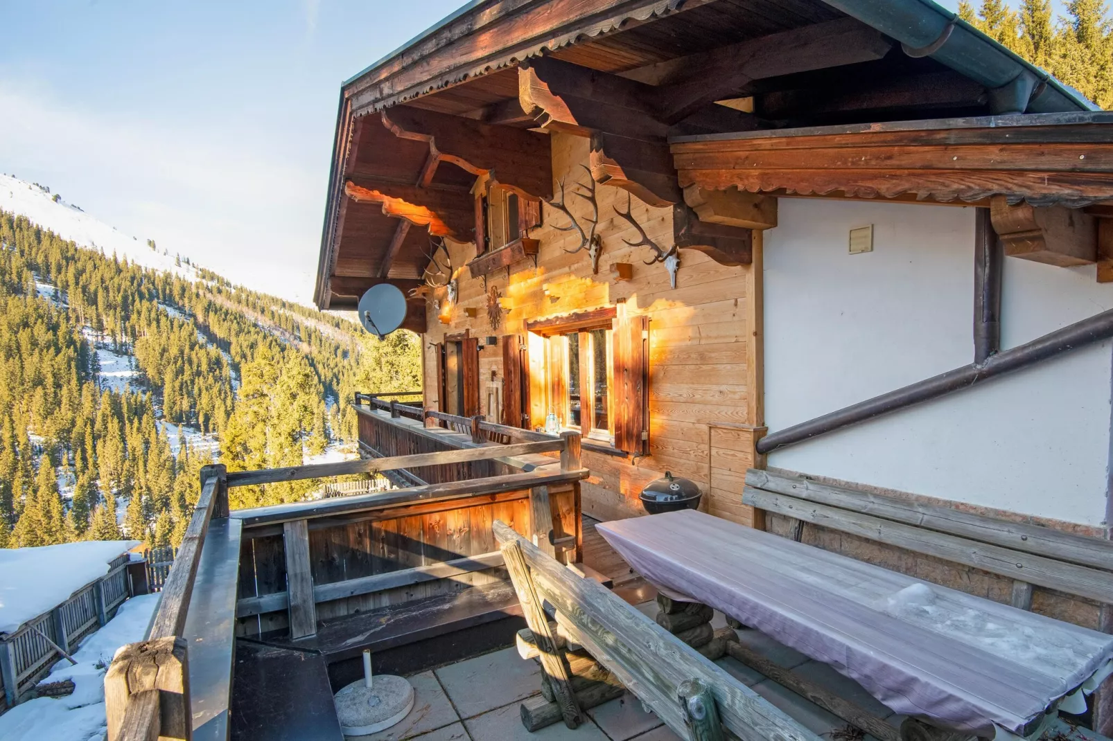 Thaler Hütte - Gipfelstürmer-Terrasse / balcon