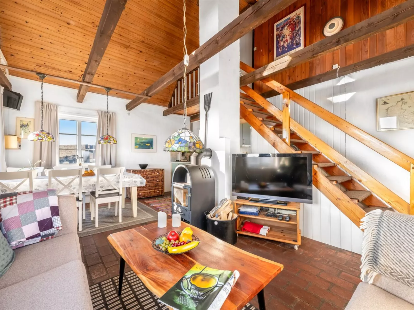 "Trugot" - 450m to the fjord-Inside