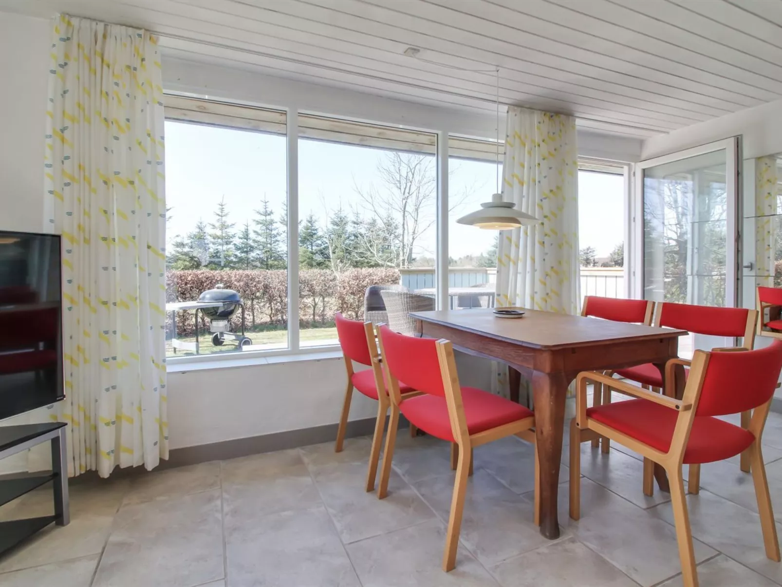 "Idolf" - 2km from the sea-Drinnen