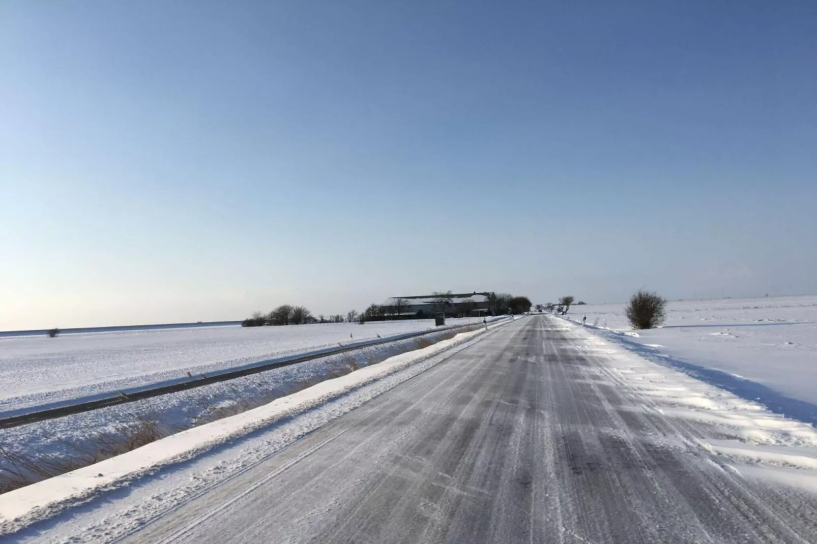 226059-Area within 1km in winter