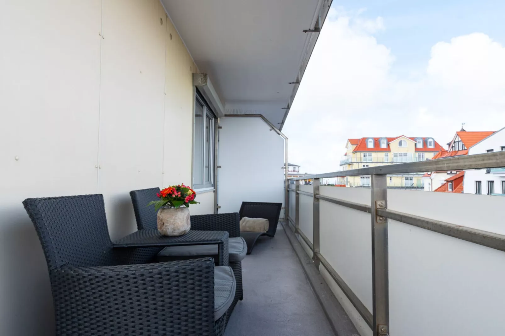 284827-Terrace balcony