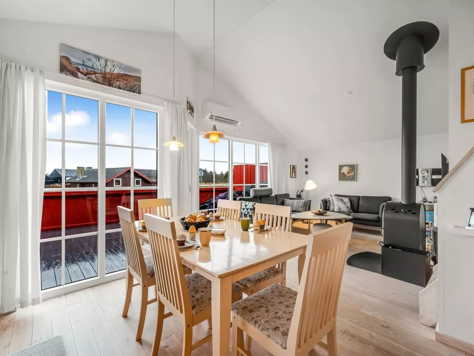 "Binta" - 300m to the fjord - Dedans