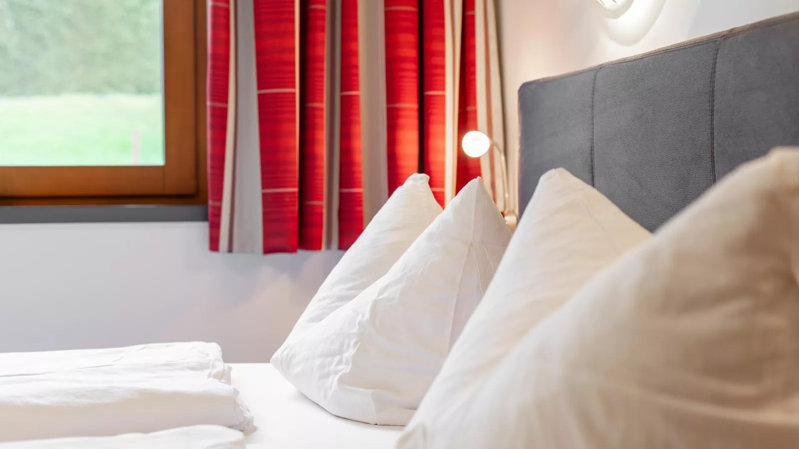 Landhaus Marchfeld Top 1  Top 2 - Bedroom