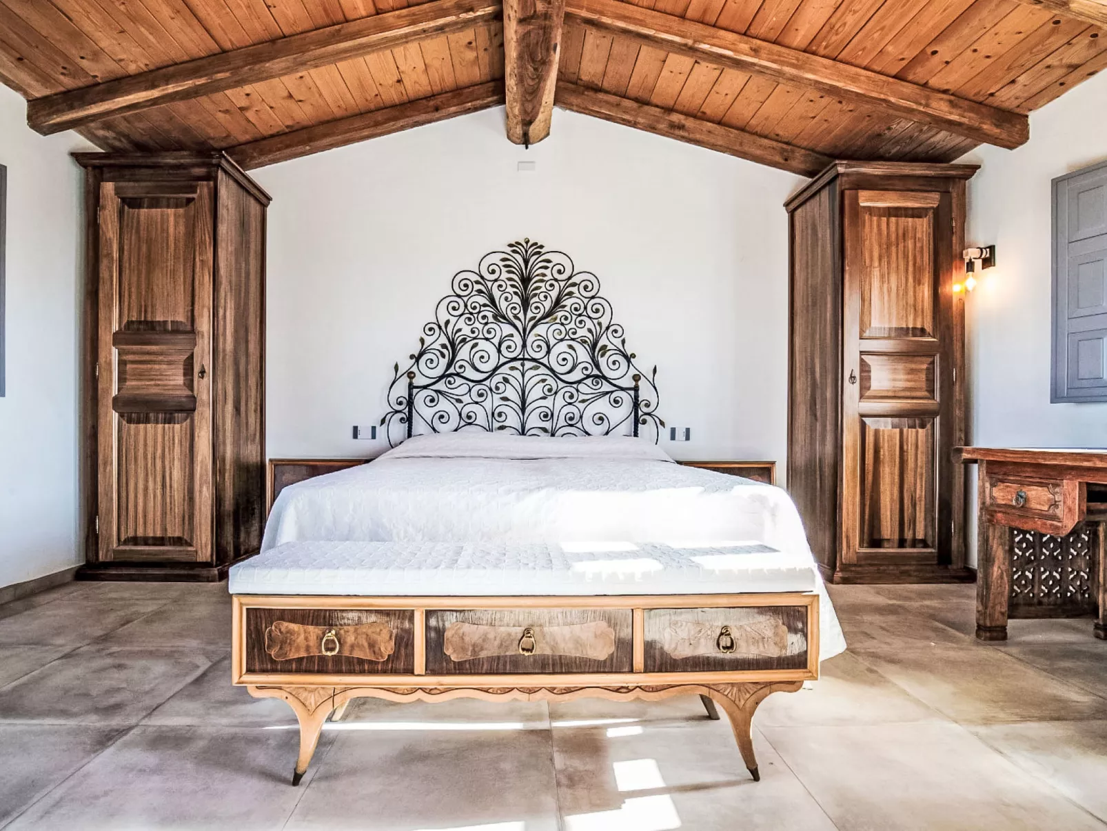 Stazzu Sarra di Monti-Drinnen