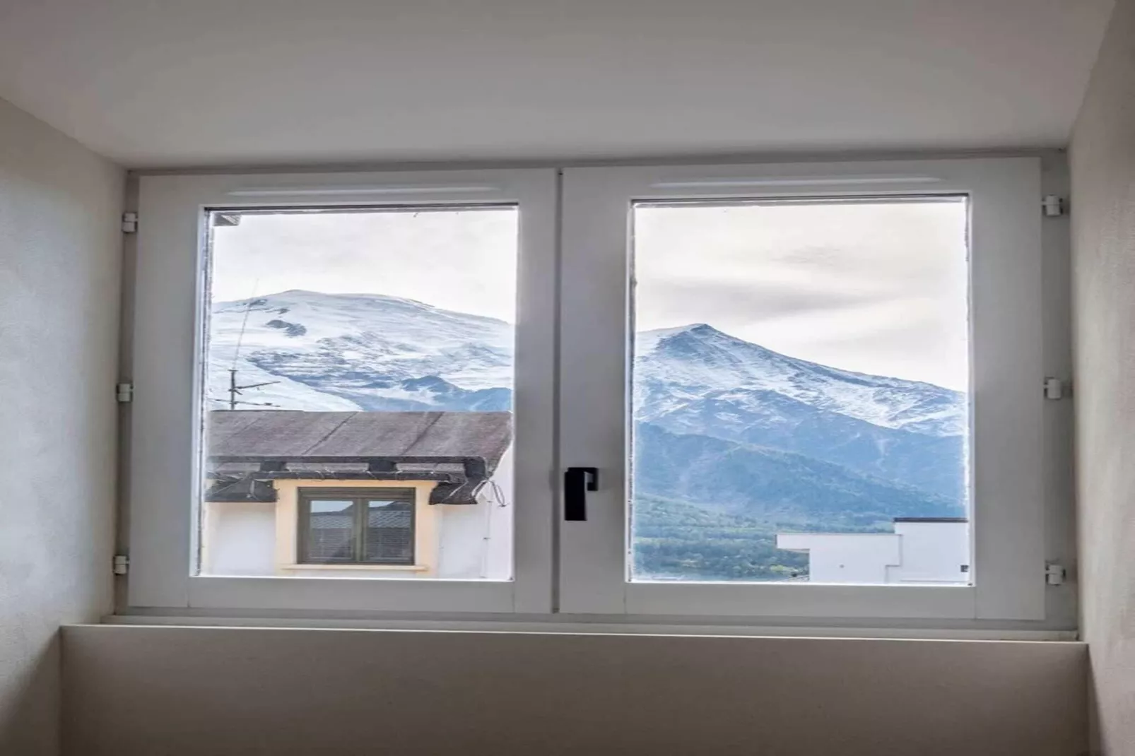 L'Appart 52-View in summer