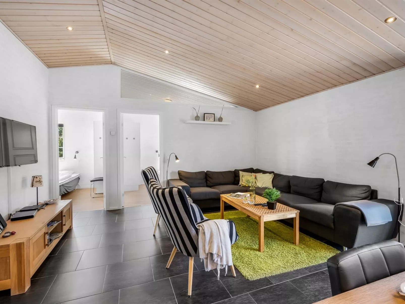 "Merit" - 3.2km from the sea-Drinnen