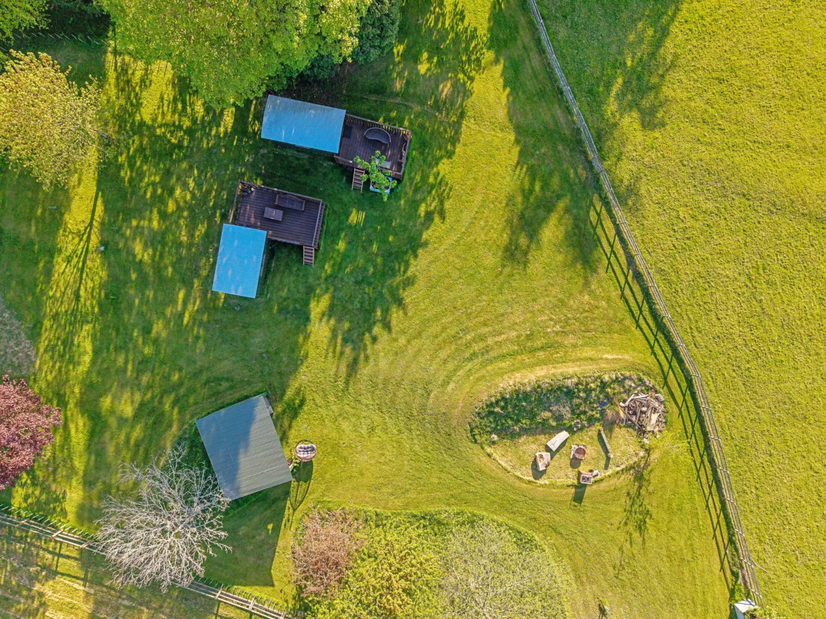 Shepherd's Hut at Hilltop Farm - Outside