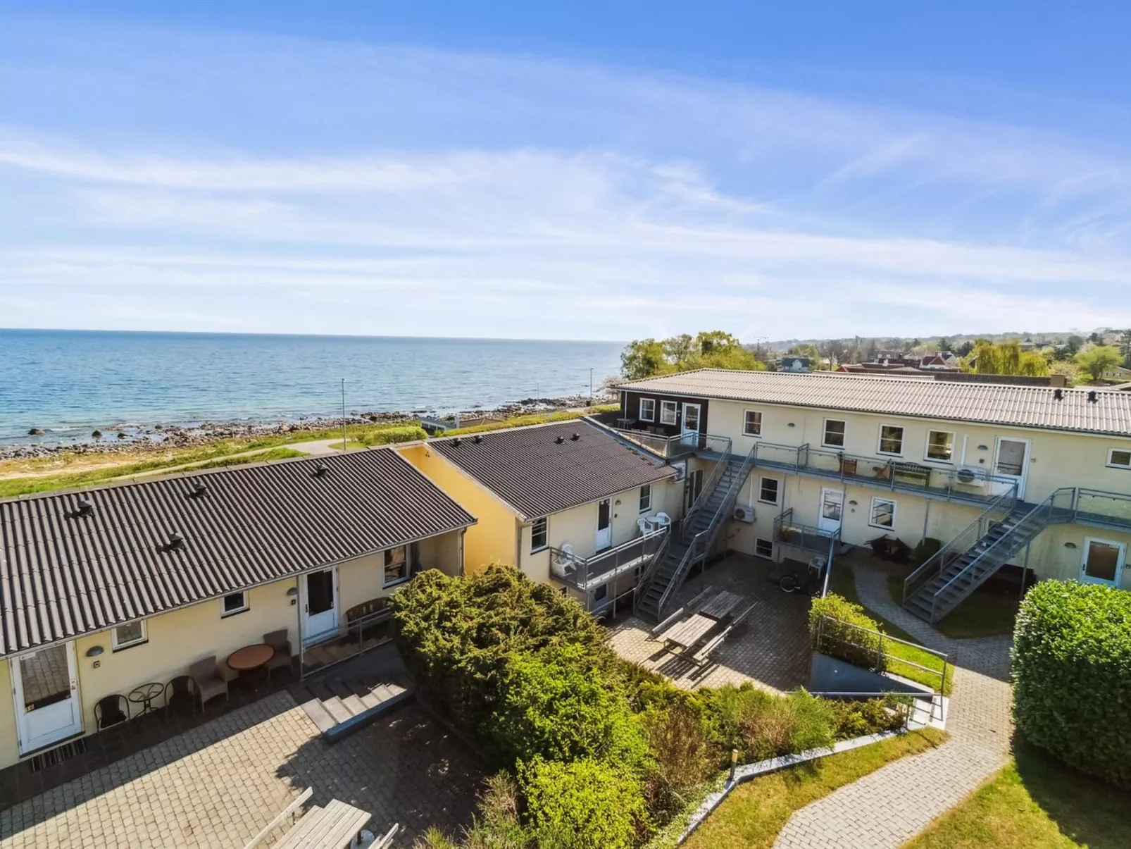 "Juna" - 50m from the sea-Draußen