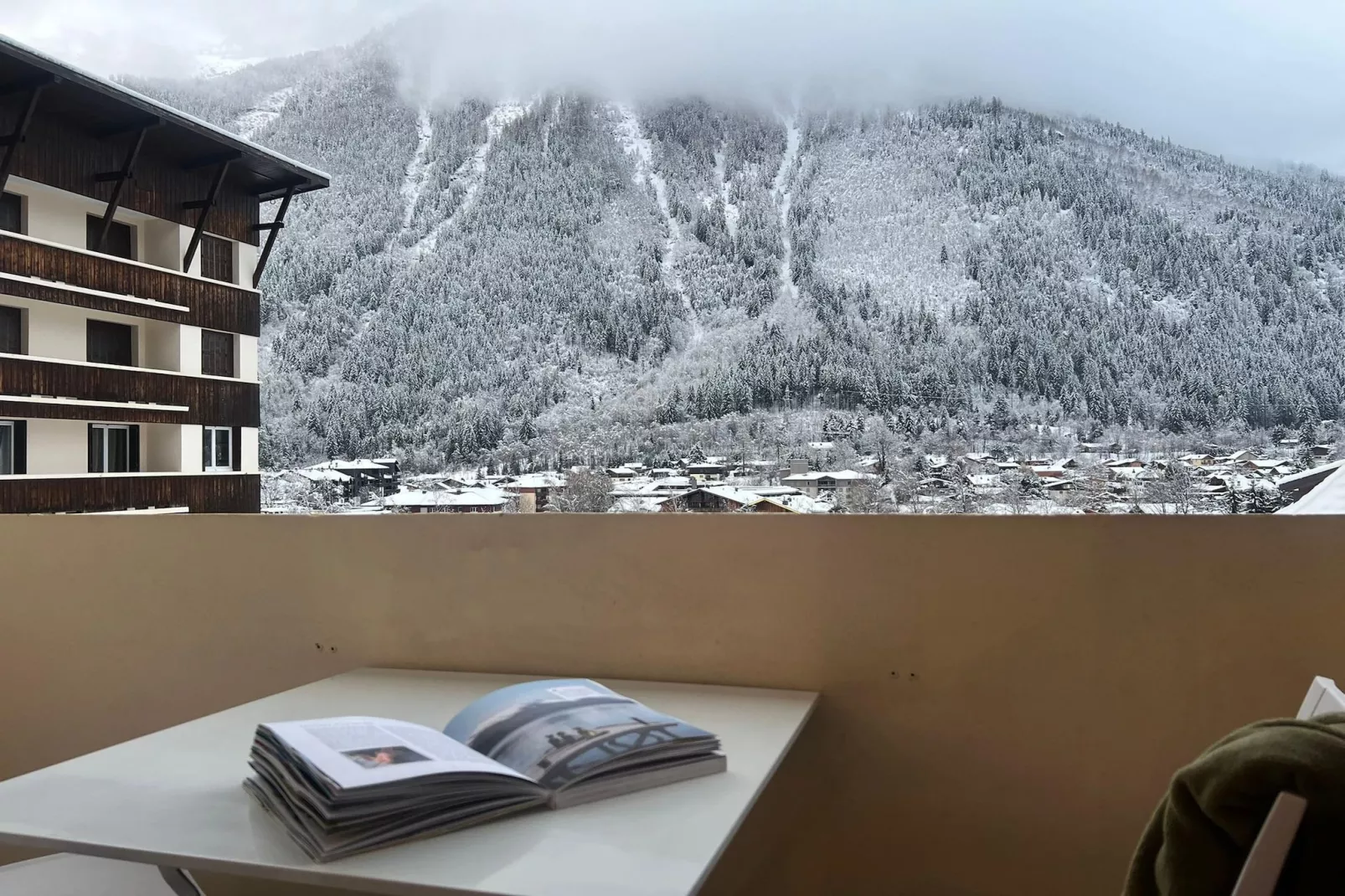 Champagne Powder-Terrace balcony