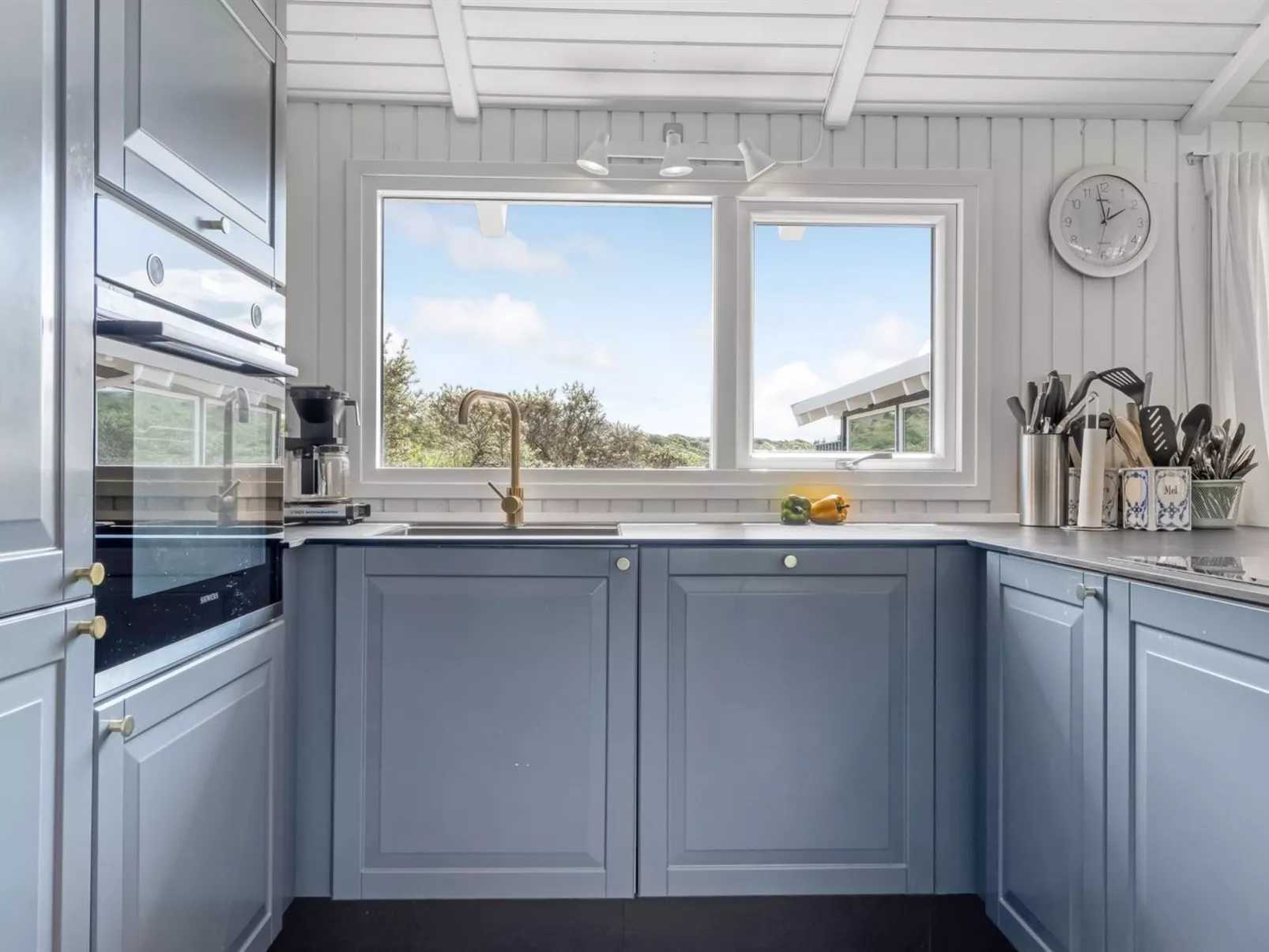 "Askrik" - 350m from the sea - Inside