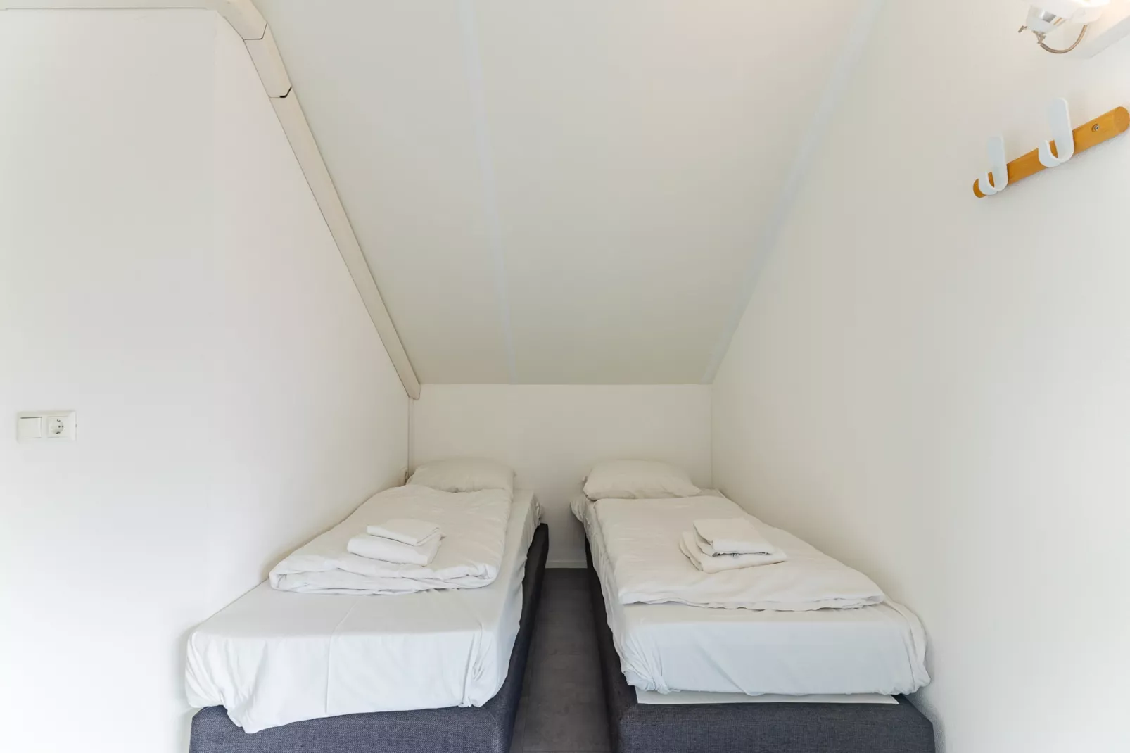 Zonnedorp 1 Solskin Renesse | Beach Holiday in Modern Holiday Home - Bedroom