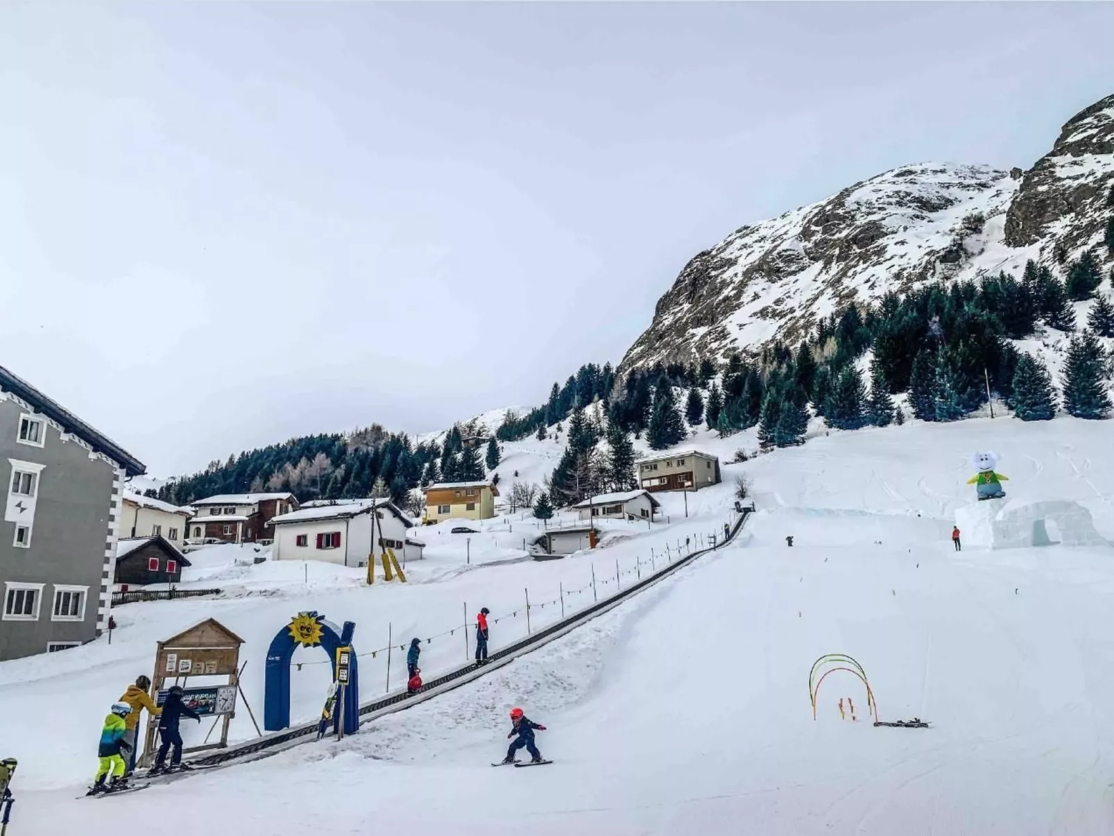 Mit Panoramablick in die Bergwelt - Image-tags.info