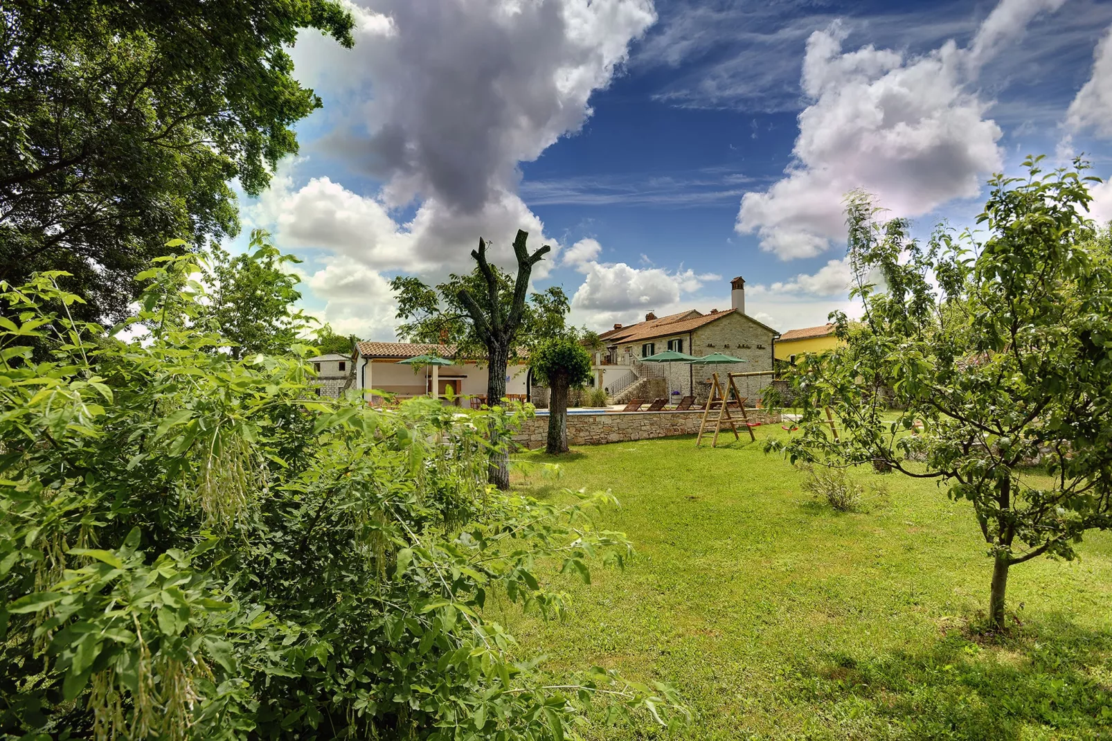 Villa Lucy-Gärten Sommer