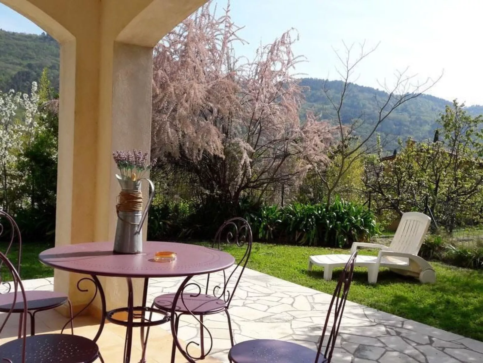 Appartement in Le Bar-Sur-Loup mit Eigenem Garten - Image-tags.info