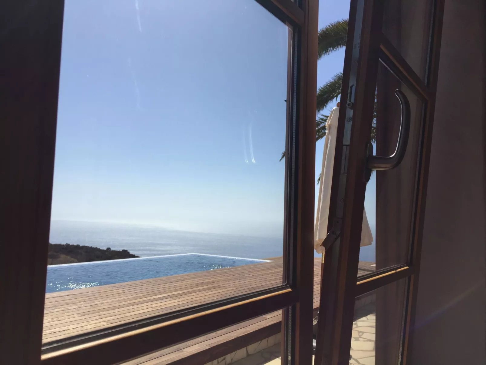 Romantische Ferienvilla mit Infinity-Pool und Panoramameerblick - Image-tags.info