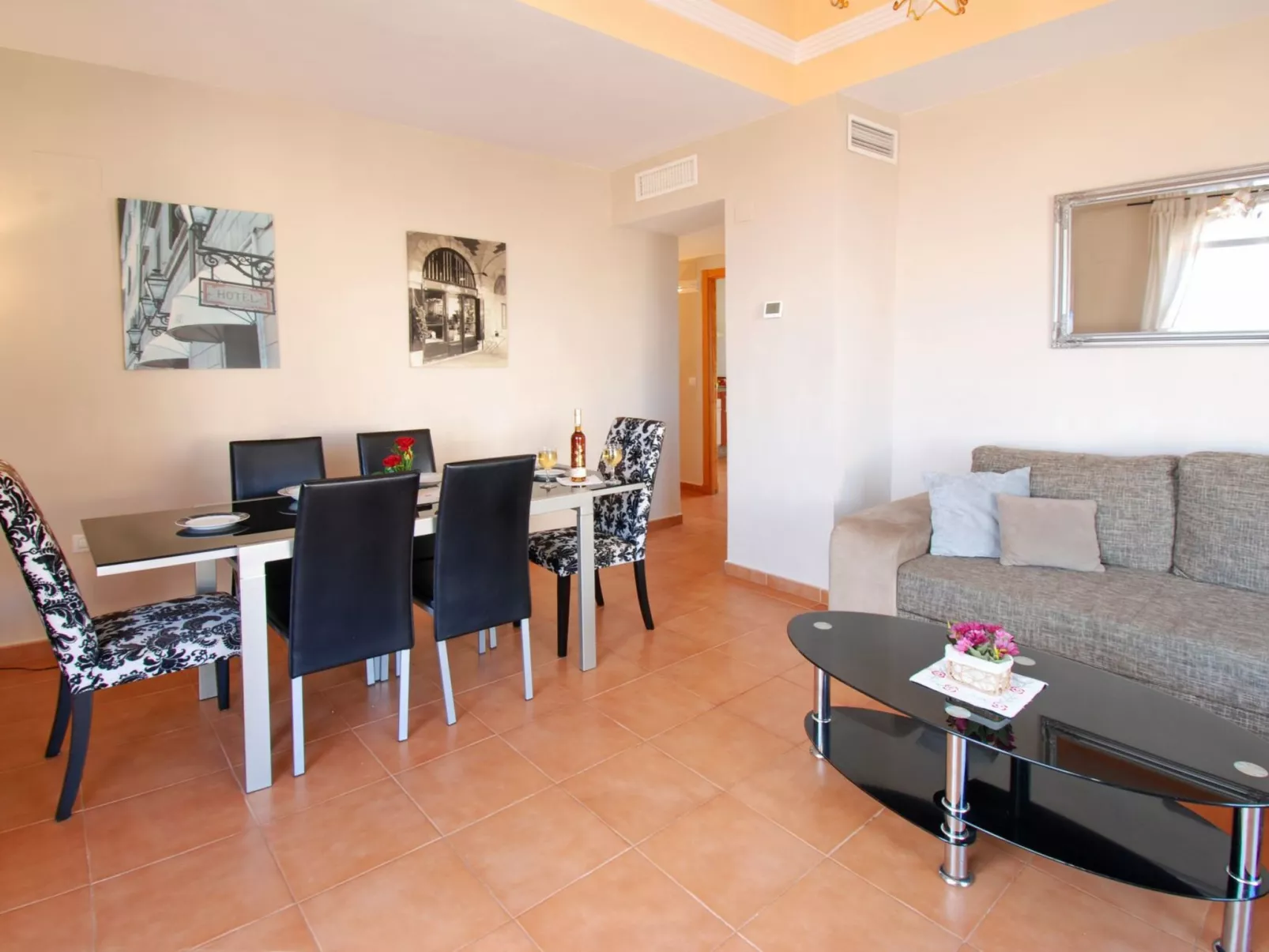 Penthouse, Jacuzzi, Meerblick, BBQ,wifi, AC - Dedans